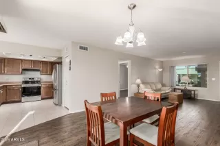 Photo #5: 6975566 Listing 