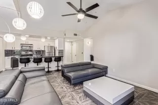 Photo #6: 6975585 Listing