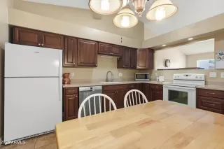 Photo #4: 6975713 Listing