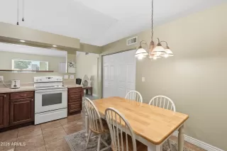 Photo #6: 6975713 Listing