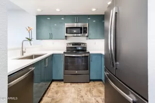 Photo #2: 6975921 Listing