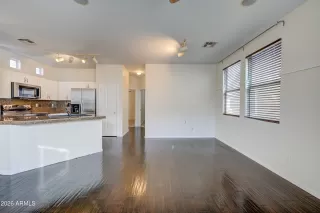 Photo #4: 6976119 Listing 