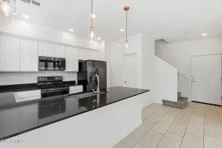 Photo #3: 6976150 Listing