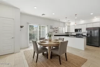 Photo #5: 6976150 Listing