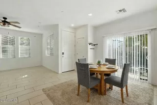 Photo #6: 6976150 Listing