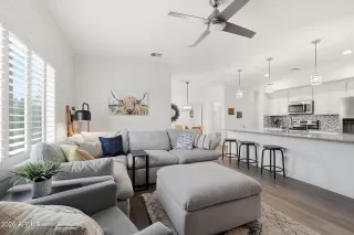 Photo #3: 6976258 Listing