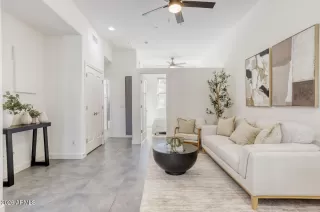 Photo #5: 6976321 Listing 