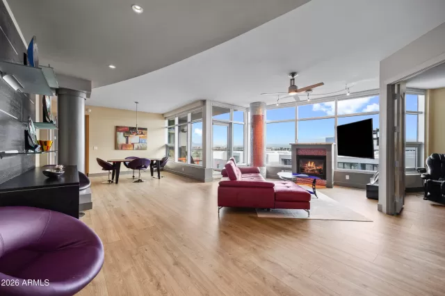 MLS: 6976364 Condo For Sale