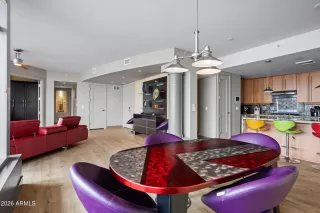 Photo #4: 6976364 Listing