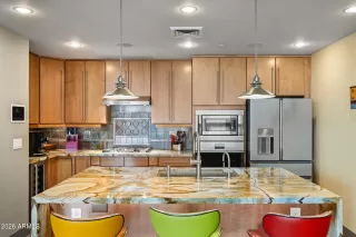 Photo #5: 6976364 Listing