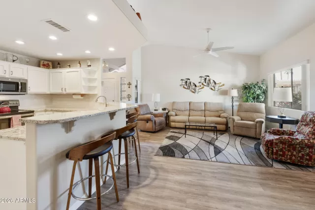 MLS: 6976397 Condo For Sale