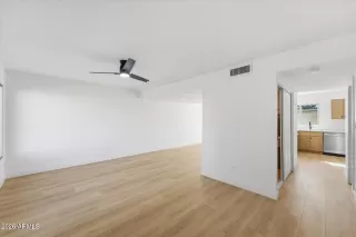 Photo #4: 6976544 Listing