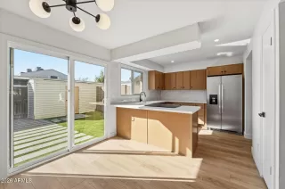 Photo #6: 6976544 Listing