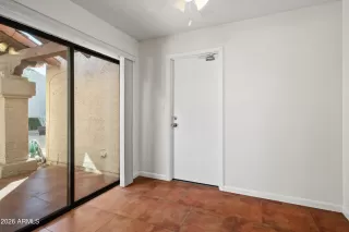 Photo #5: 6976705 Listing