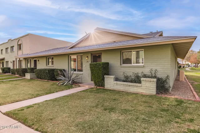 MLS: 6976785 Condo For Sale