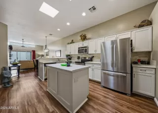 Photo #2: 6976870 Listing