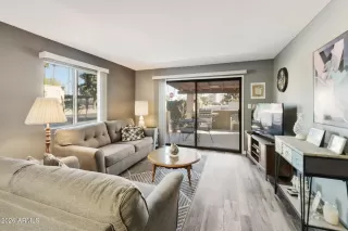 Photo #3: 6977077 Listing 