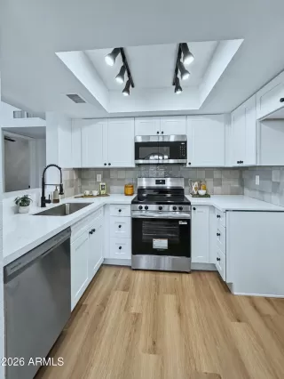 Photo #4: 6977083 Listing