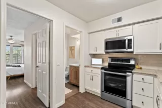 Photo #4: 6977142 Listing