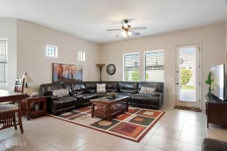 Photo #5: 6977265 Listing