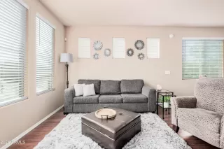 Photo #6: 6977688 Listing