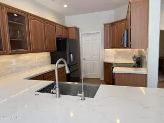 Photo #5: 6977752 Listing 