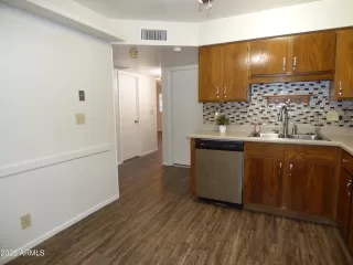 Photo #5: 6977791 Listing