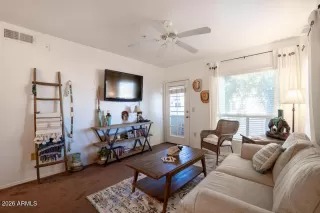 Photo #5: 6978666 Listing 