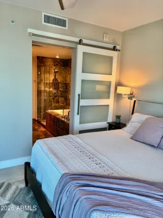 Photo #6: 6979851 Listing 