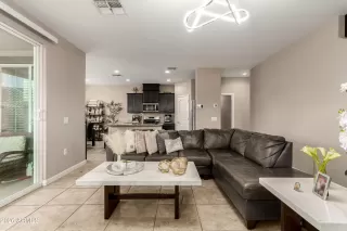 Photo #5: 6979949 Listing 