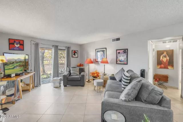 MLS: 6980072 Condo For Sale