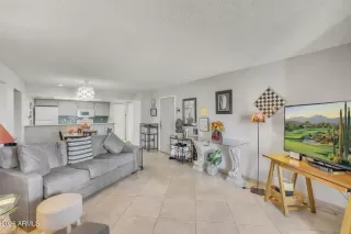 Photo #1: 6980072 Listing 