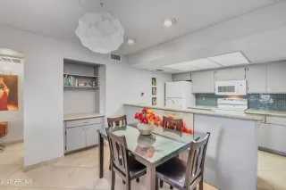 Photo #2: 6980072 Listing 