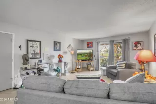 Photo #5: 6980072 Listing 