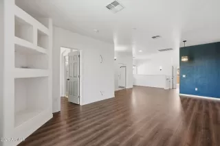 Photo #2: 6980289 Listing 