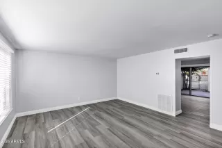 Photo #6: 6980349 Listing 