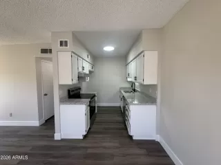 Photo #5: 6980428 Listing 