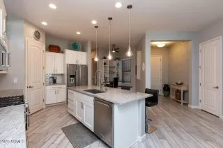 Photo #6: 6980470 Listing 