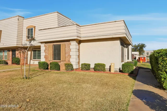 MLS: 6980726 Condo For Sale