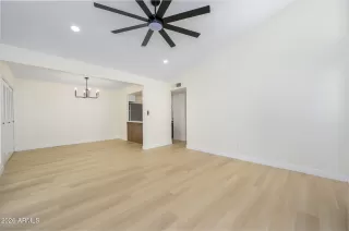 Photo #6: 6980818 Listing 