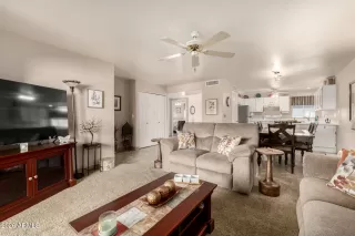 Photo #6: 6980830 Listing 