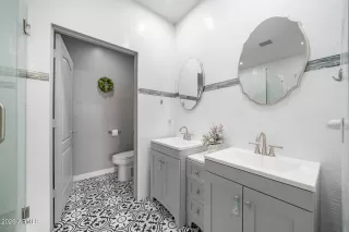 Photo #5: 6980856 Listing