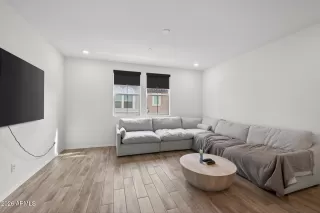 Photo #3: 6980926 Listing 