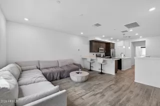 Photo #4: 6980926 Listing 