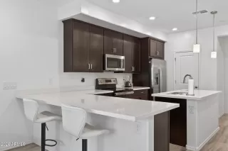 Photo #6: 6980926 Listing 