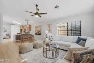 Photo #5: 6982406 Listing 