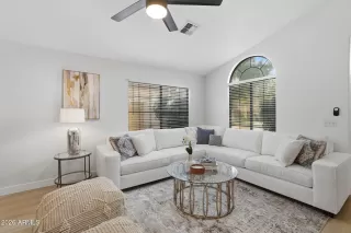 Photo #6: 6982406 Listing 