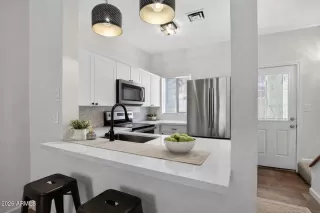 Photo #2: 6982843 Listing