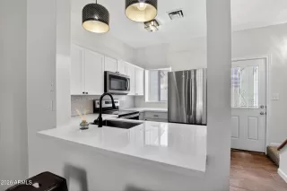 Photo #3: 6982843 Listing