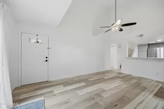 Photo #4: 6982882 Listing